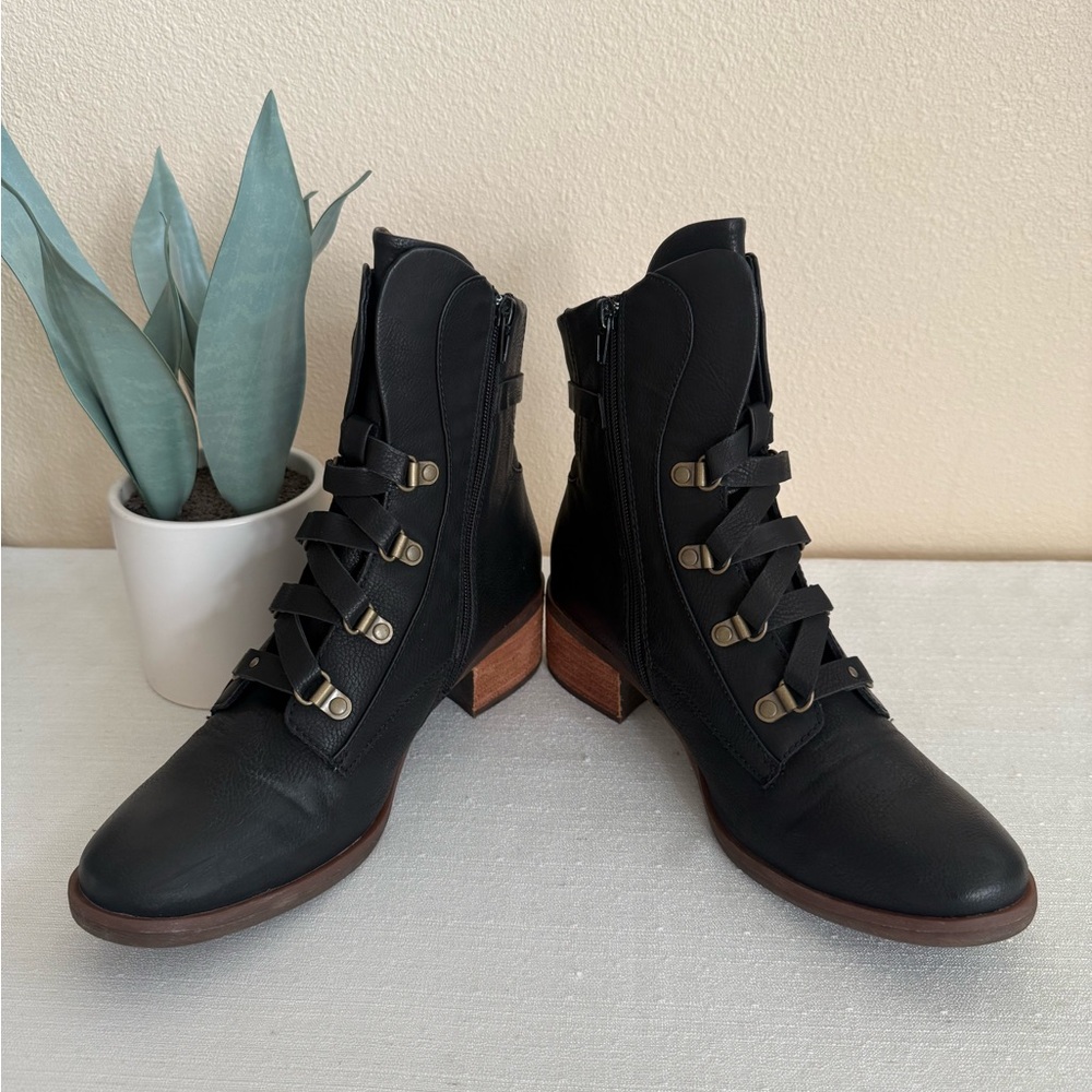 KORKS Reese Black Leather Buckle Lace Up Strap Heeled Ankle Boots - Picture 6 of 15